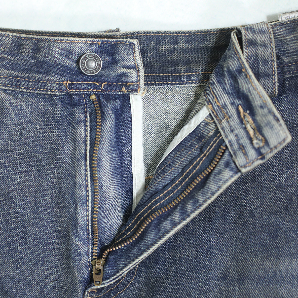 Unisex Loose Fit Straight-Leg Washed Jeans