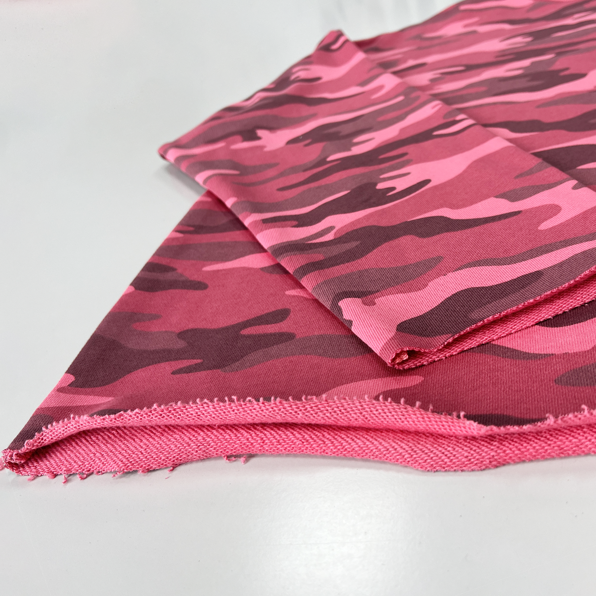 Unisex Heavyweight Rose Camo Cropped Crewneck Sweatshirt (420GSM)