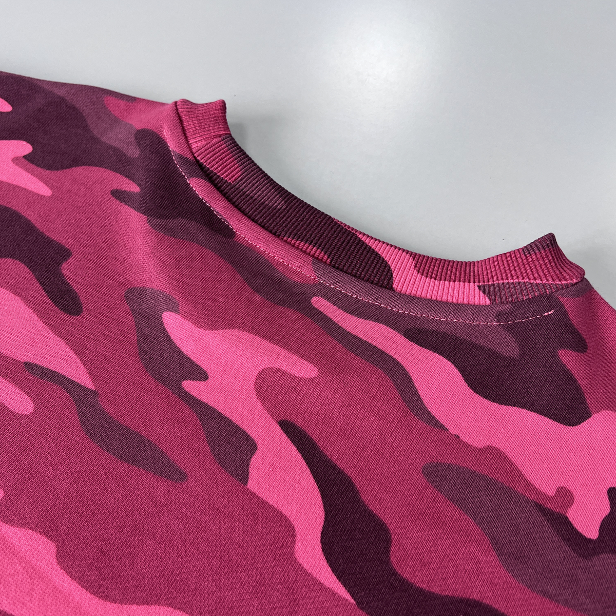 Unisex Heavyweight Rose Camo Cropped Crewneck Sweatshirt (420GSM)