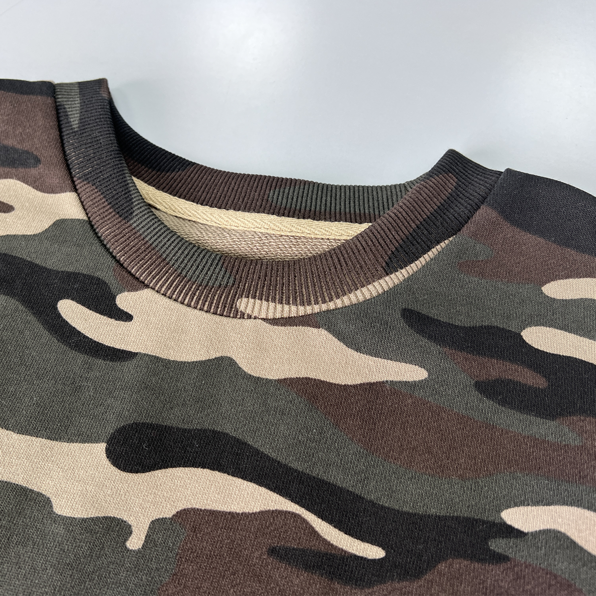 Unisex Heavyweight Camo Cropped Crewneck Sweatshirt (420GSM)